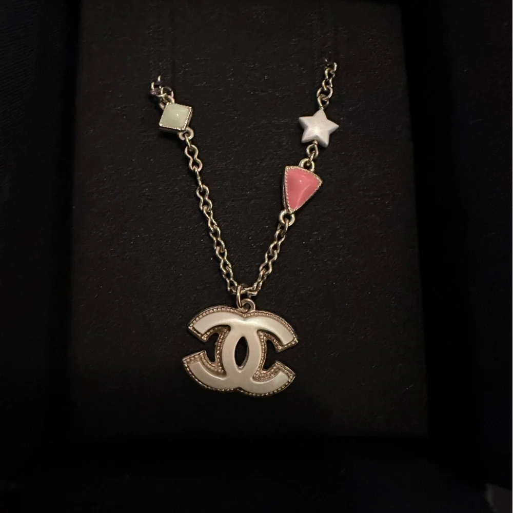 CHANEL Necklace 19p AB1049 Y47607 Z9052 Gold with pink and green shapes white CC - Picture 4 of 8